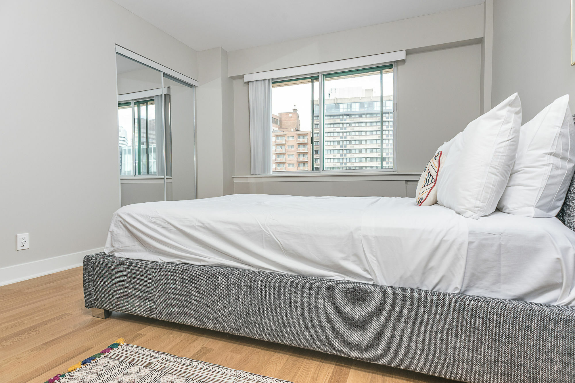 Modern 1br In Downtown Mtl By Sonder