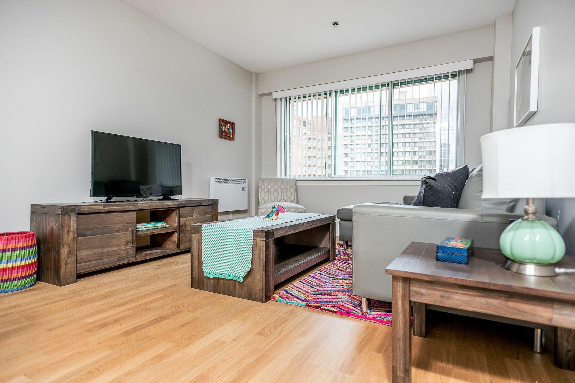 Apartment Modern 1br In Downtown Mtl By Sonder