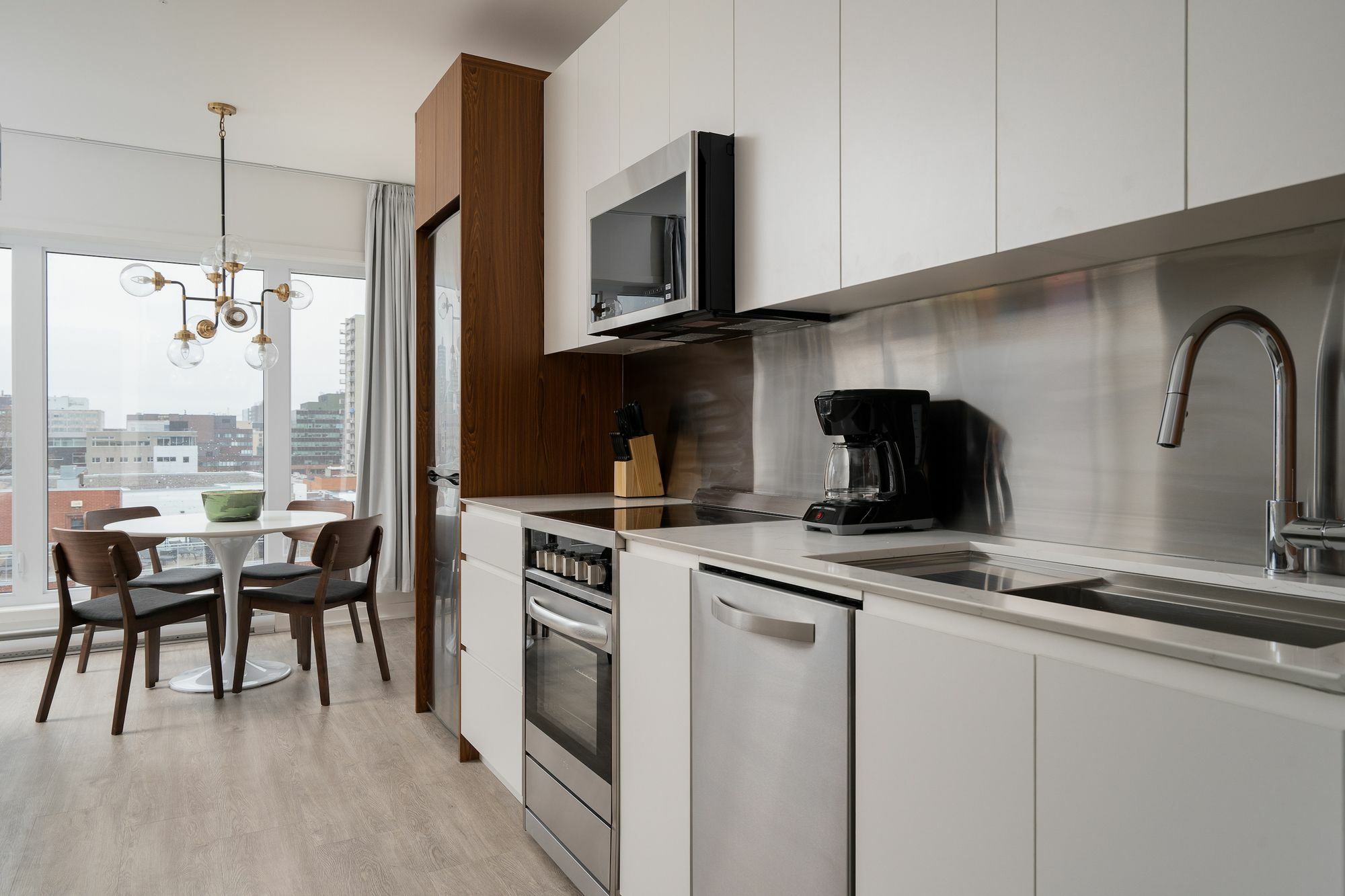 Apartment Grand 1br In Quartier Des Spectacles By Sonder Montreal