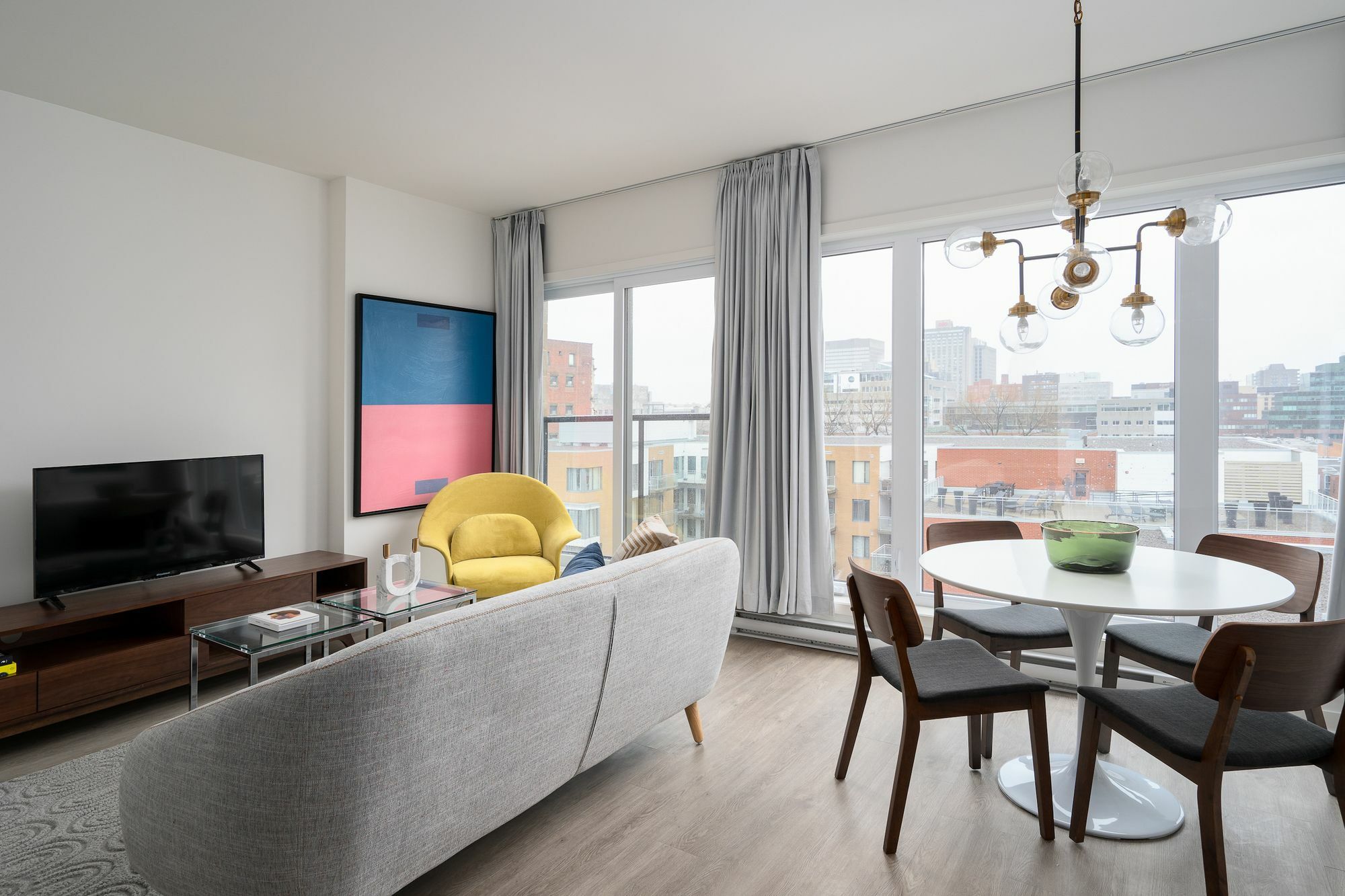 Apartment Grand 1br In Quartier Des Spectacles By Sonder Montreal