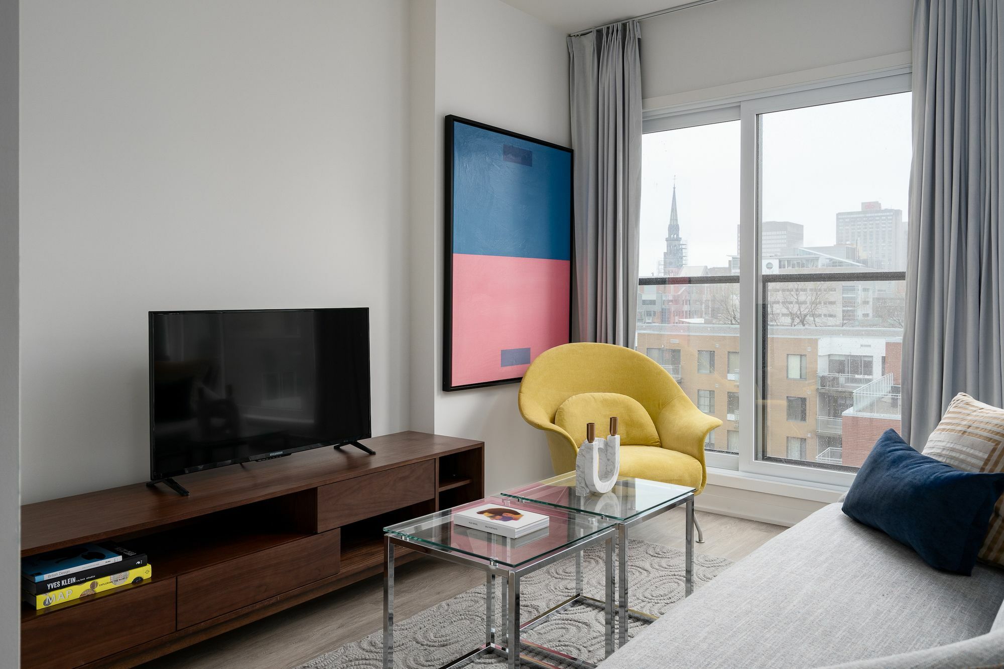 Apartment Grand 1br In Quartier Des Spectacles By Sonder