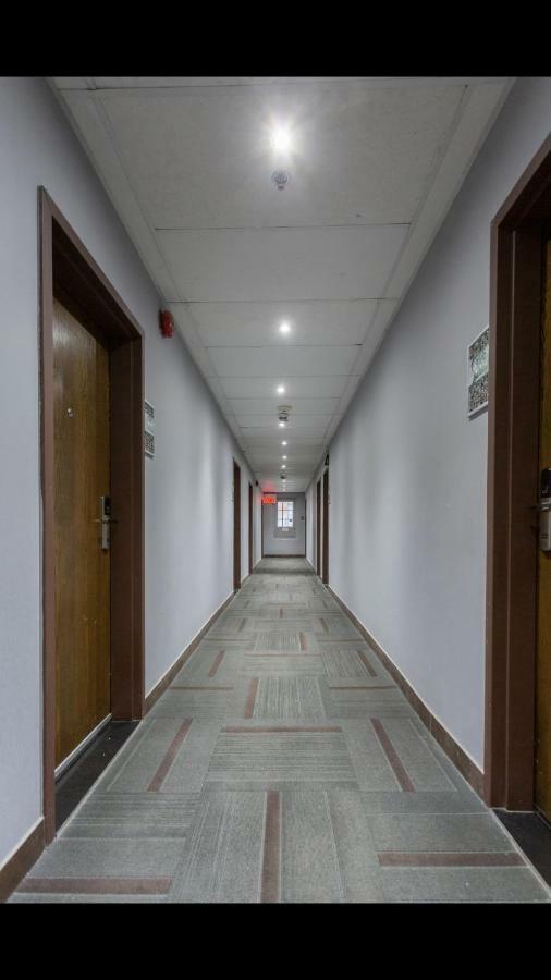 Downtown Crescent Night Life 208# Apartment *