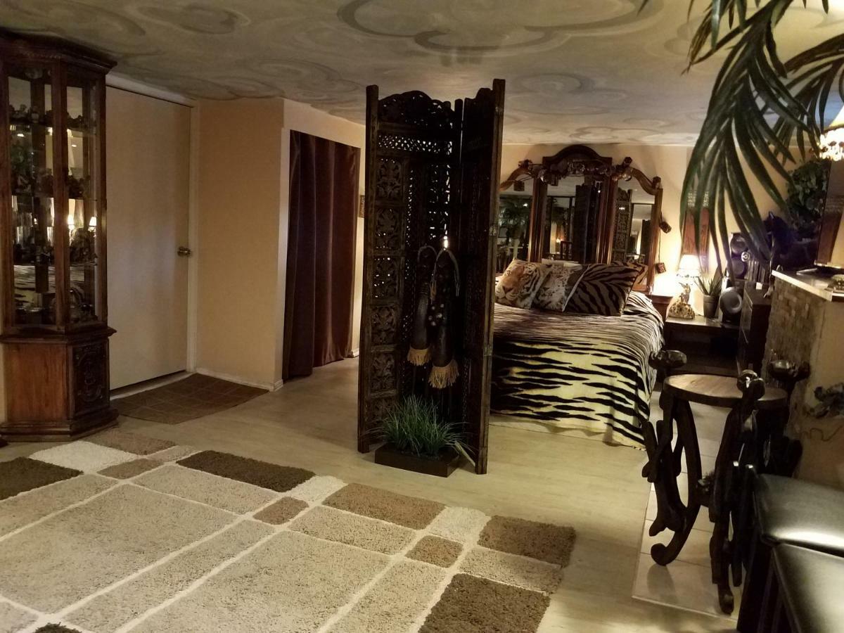 Guest house Exotic Large Basement Studio