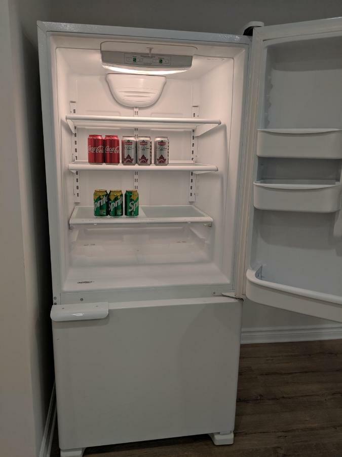 Apartment Spacious Basement One Bedroom Apartment, Wifi. *