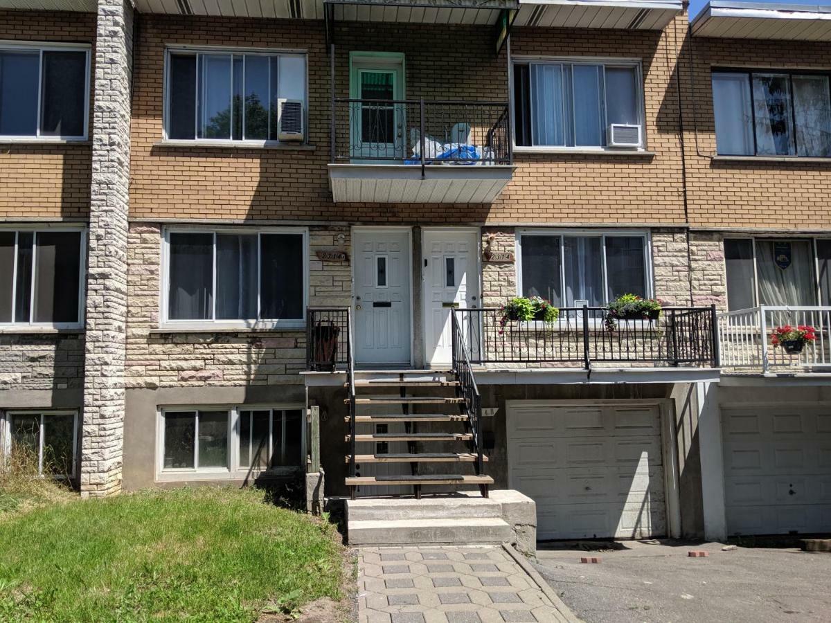 Spacious Basement One Bedroom Apartment, Wifi. Apartment Montreal