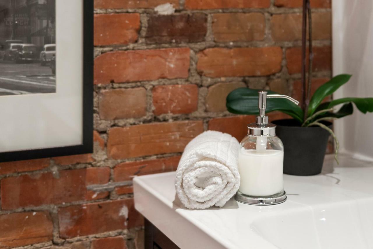Bonjour Mtl Loft In Plateau Spacious 3br Fully Equipped * Montreal
