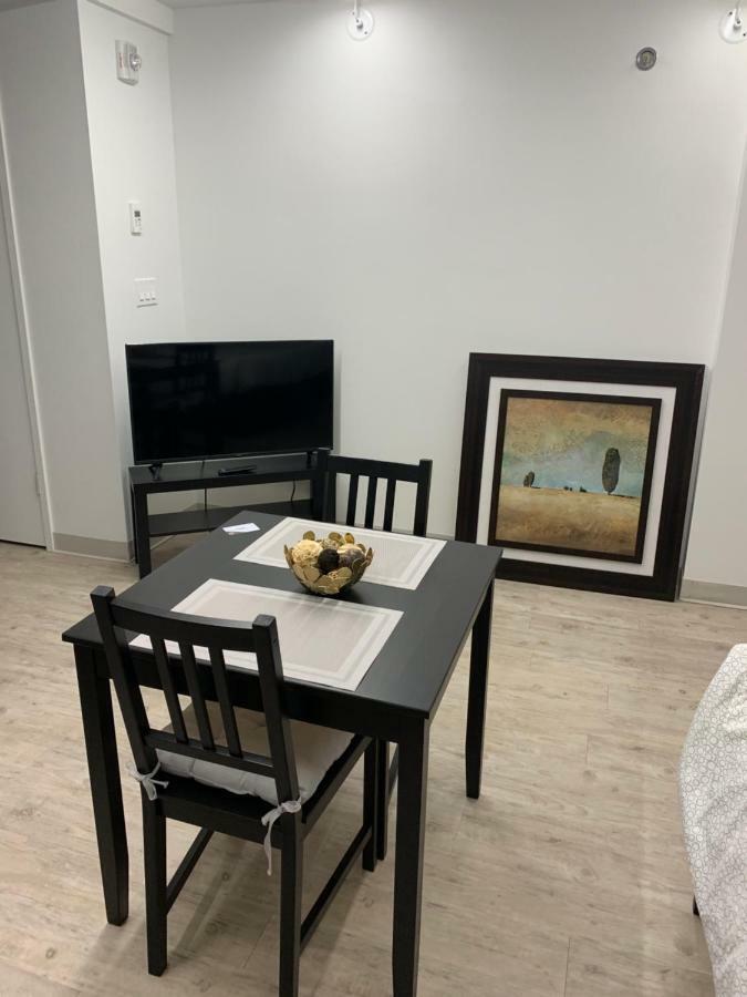 Studio Apartment In Montreal Apartment *