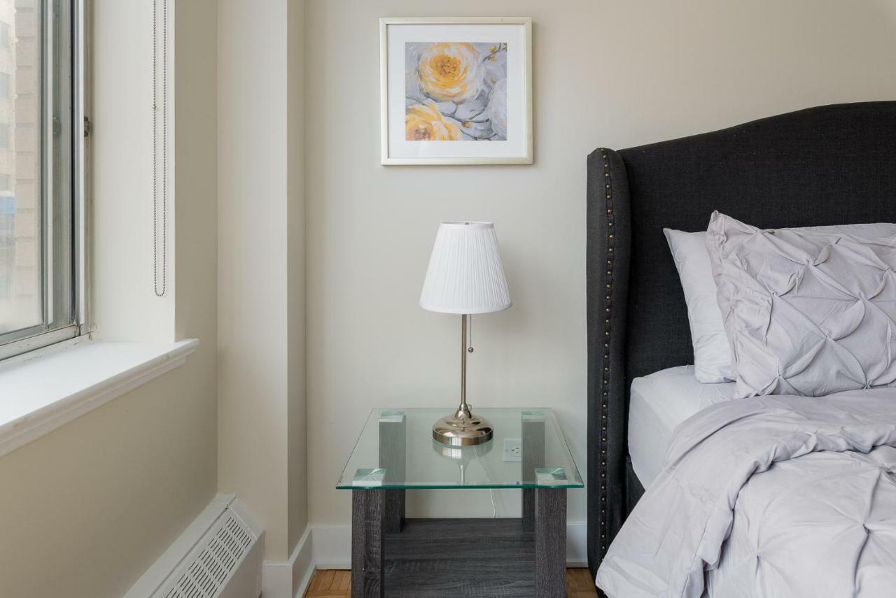 Lux For Less Apartment Montreal
