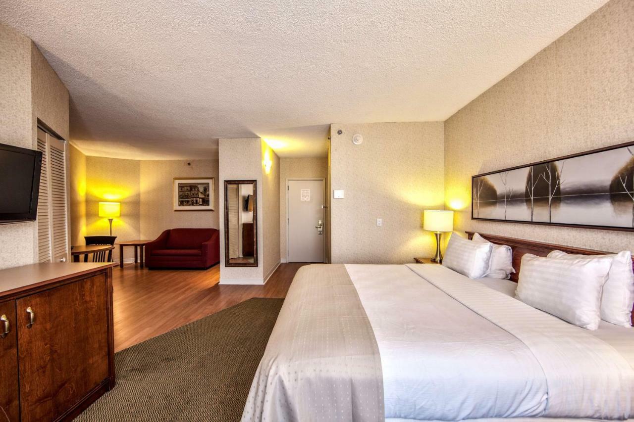 Radisson Airport Hotel 3*