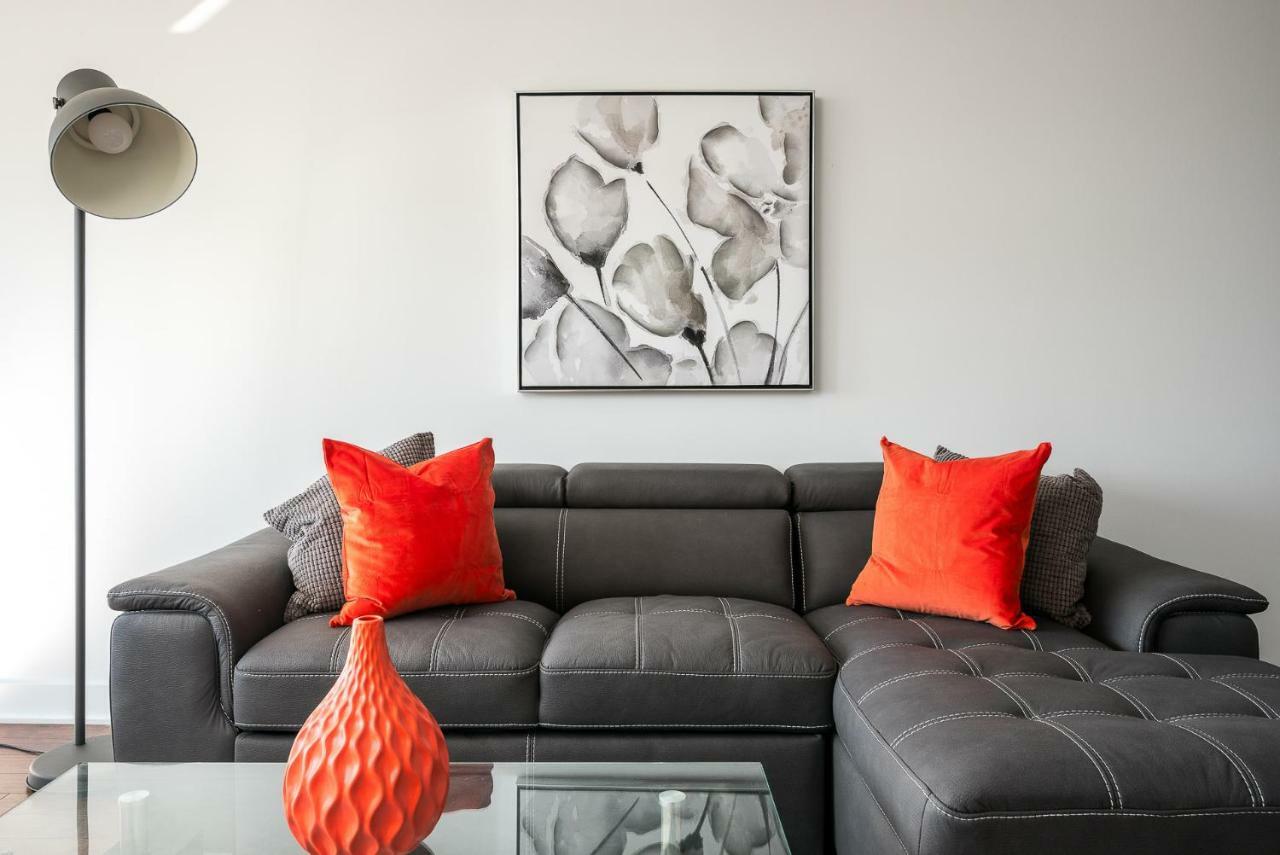 Lux For Less Apartment *