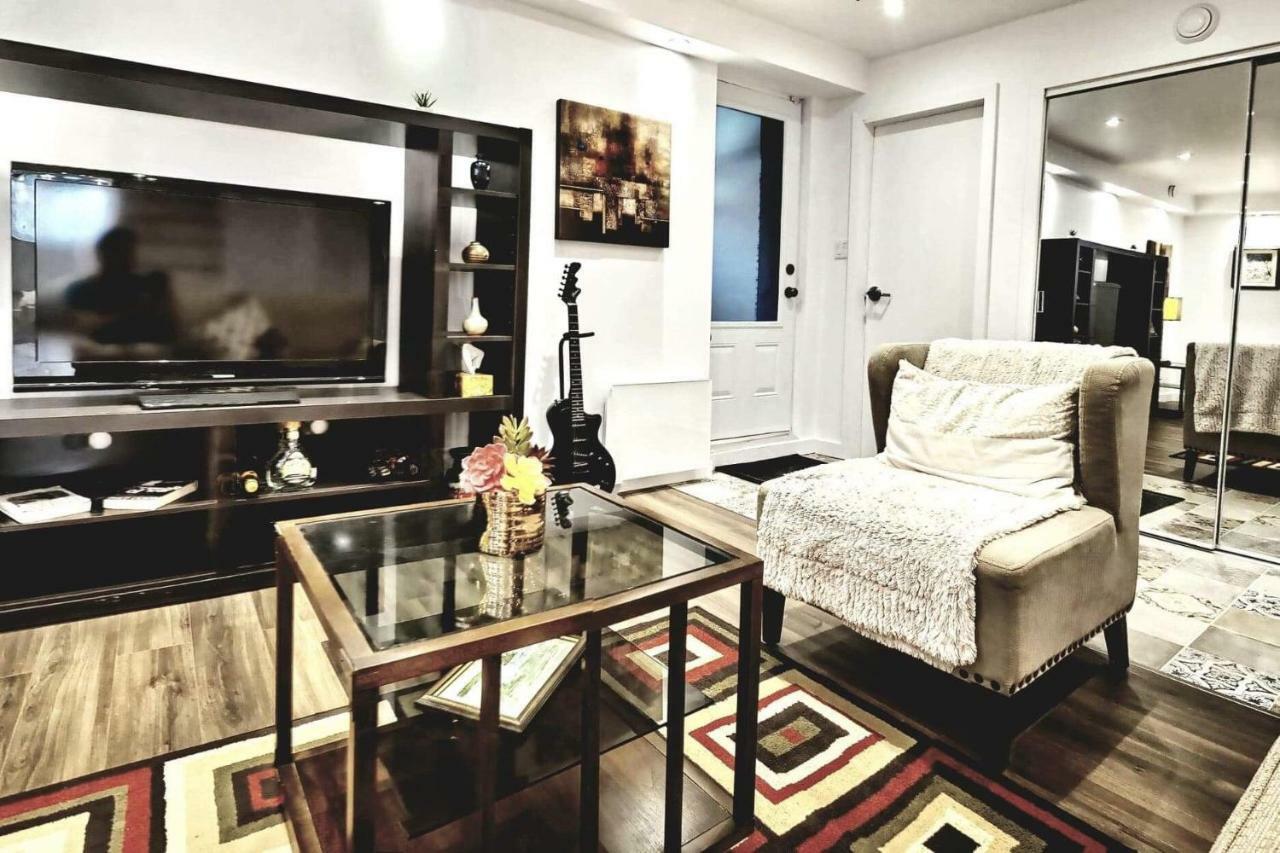 Cosy At Bossuet Road Apartment Montreal