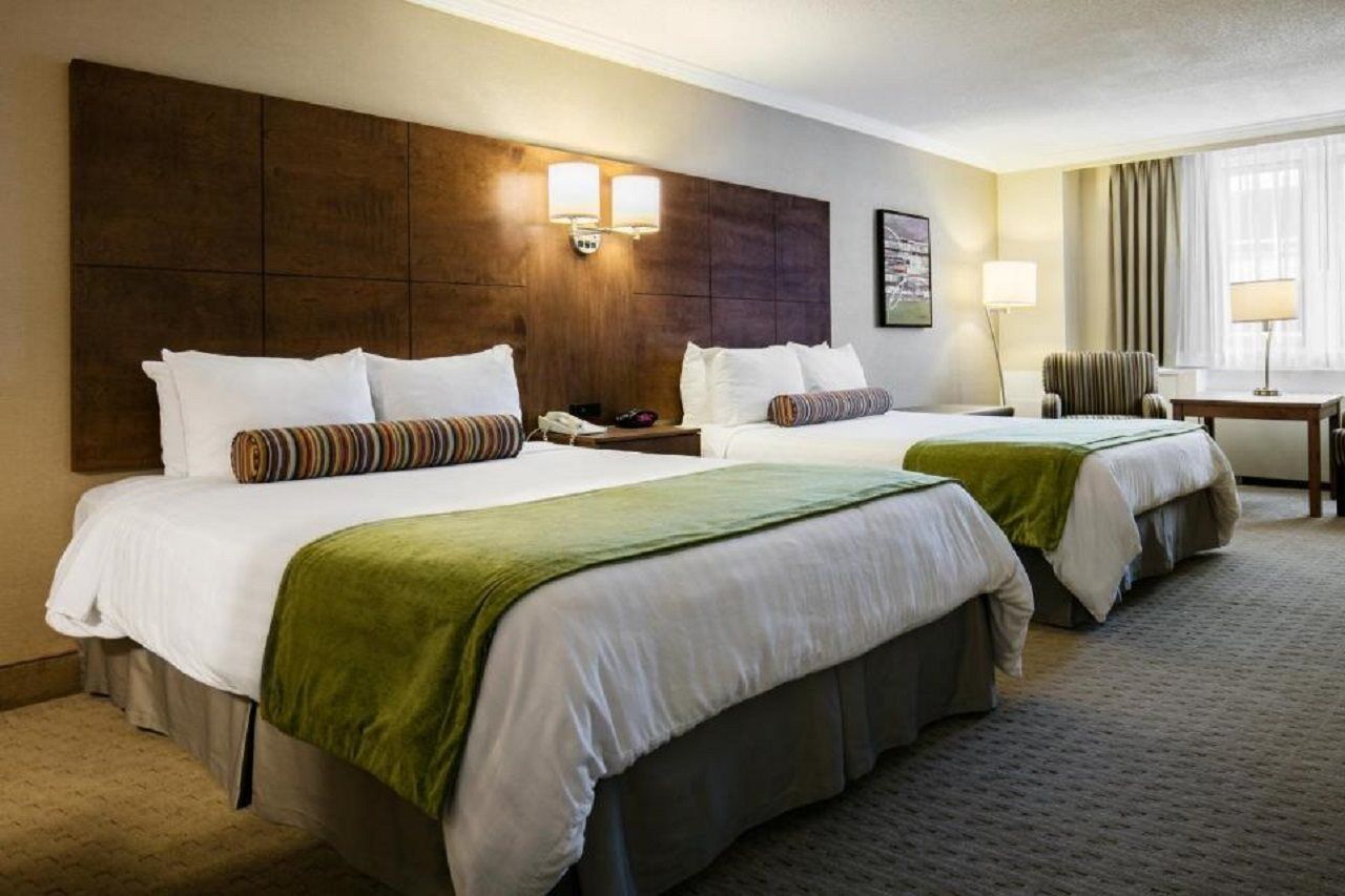 Western Ville-marie & Hotel 4*
