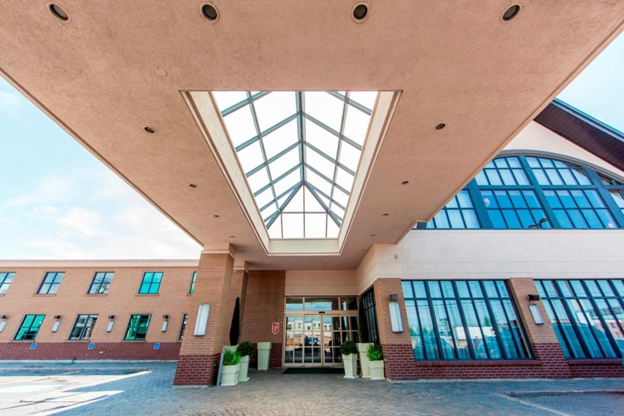 Radisson Airport Hotel