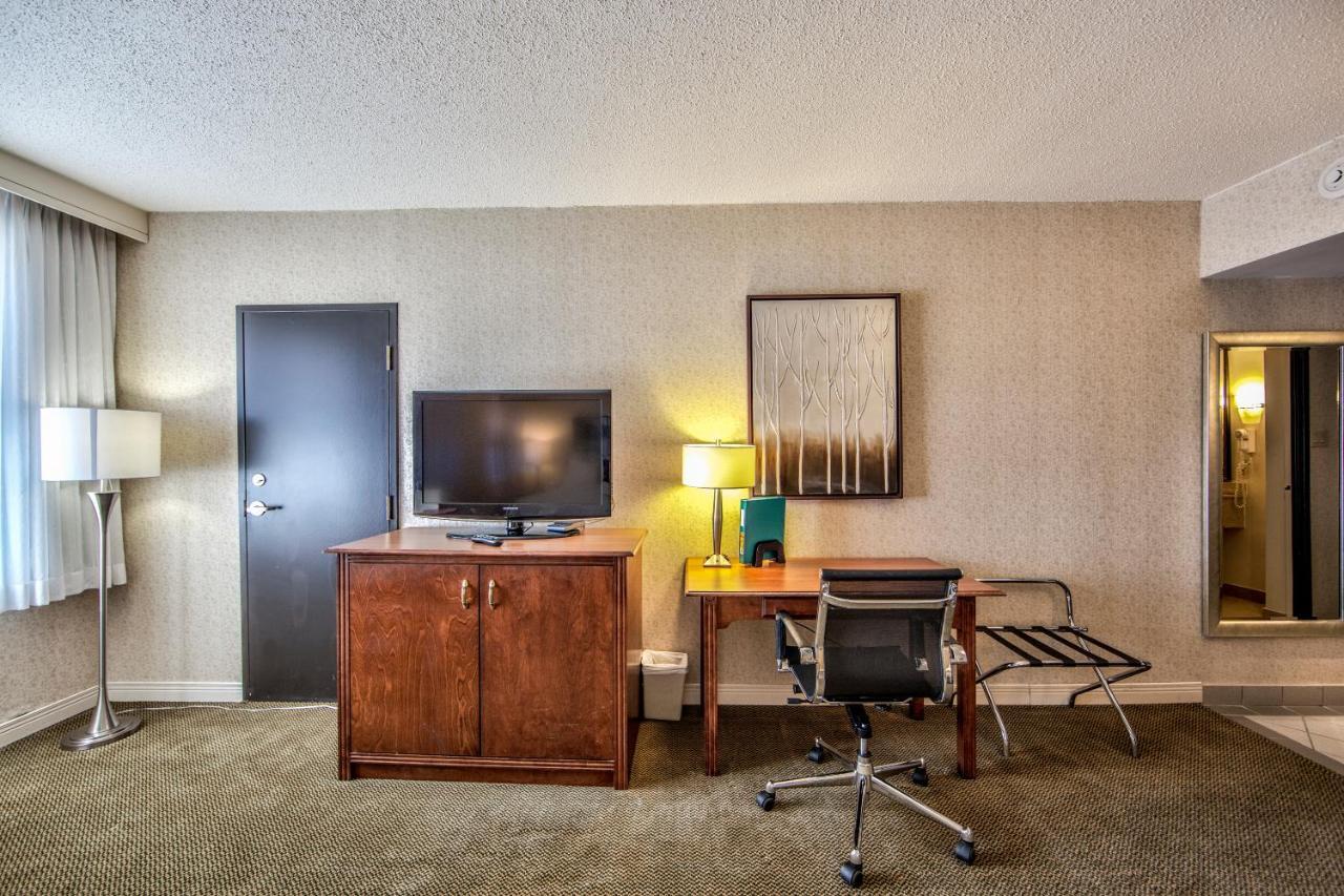 Radisson Airport Hotel 3*