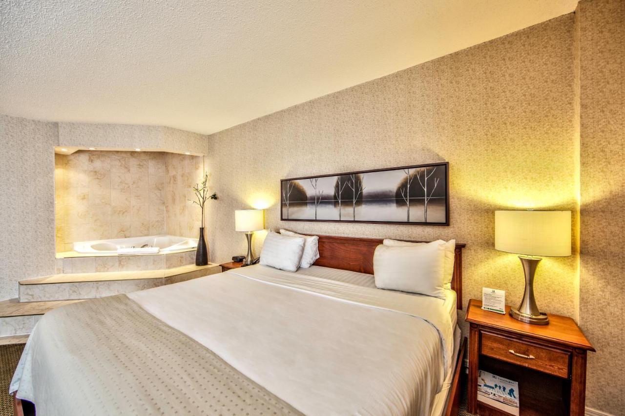 Hotel Radisson Airport 3*