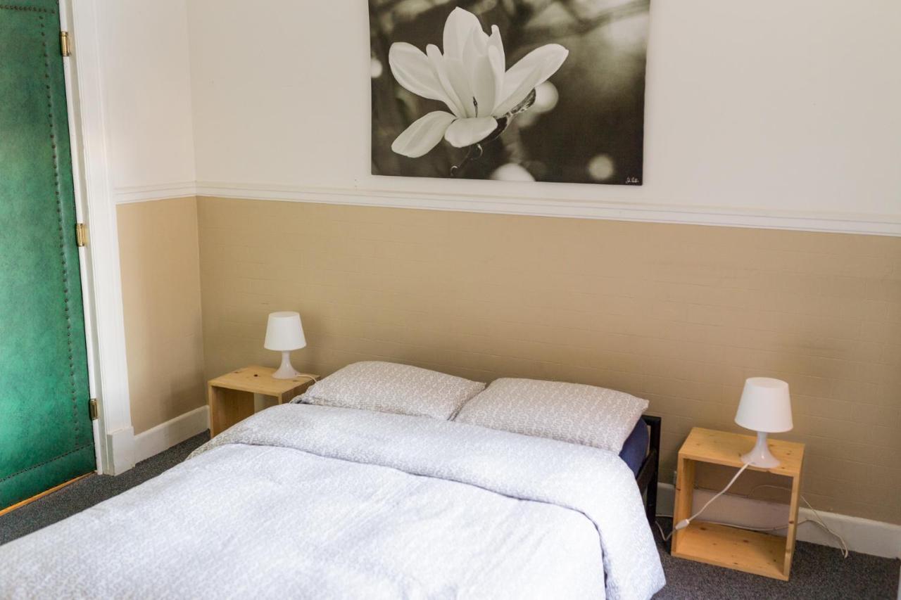 Le 9 Et Demi Bed & Breakfast
