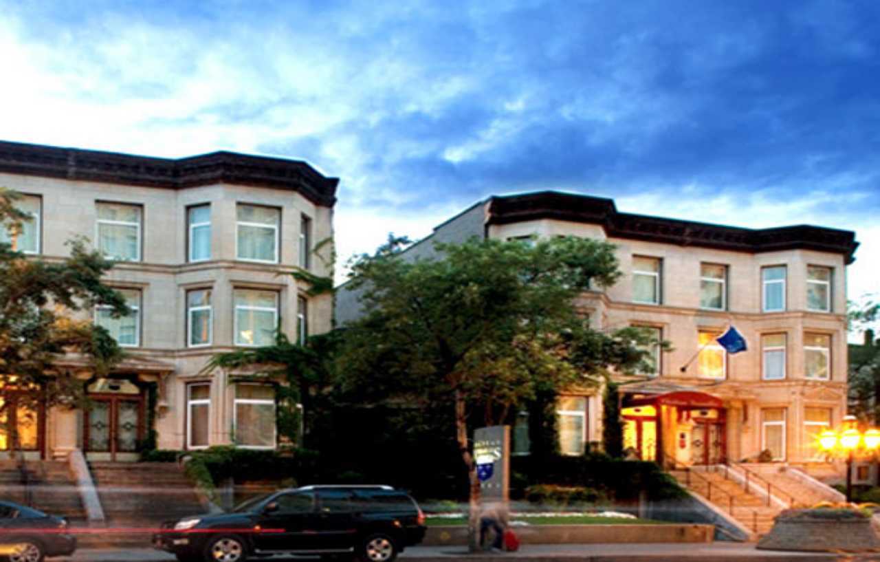 Hotel Chateau Versailles Montreal