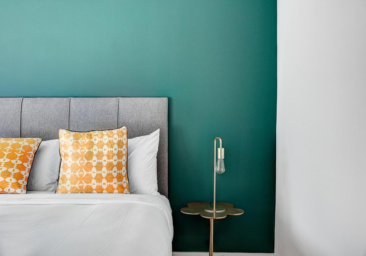 Burgundy Lofts - Marche Atwater Apartment
