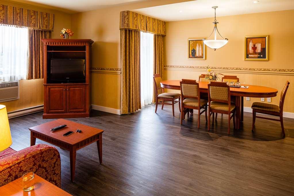 Royal Versailles Montreal