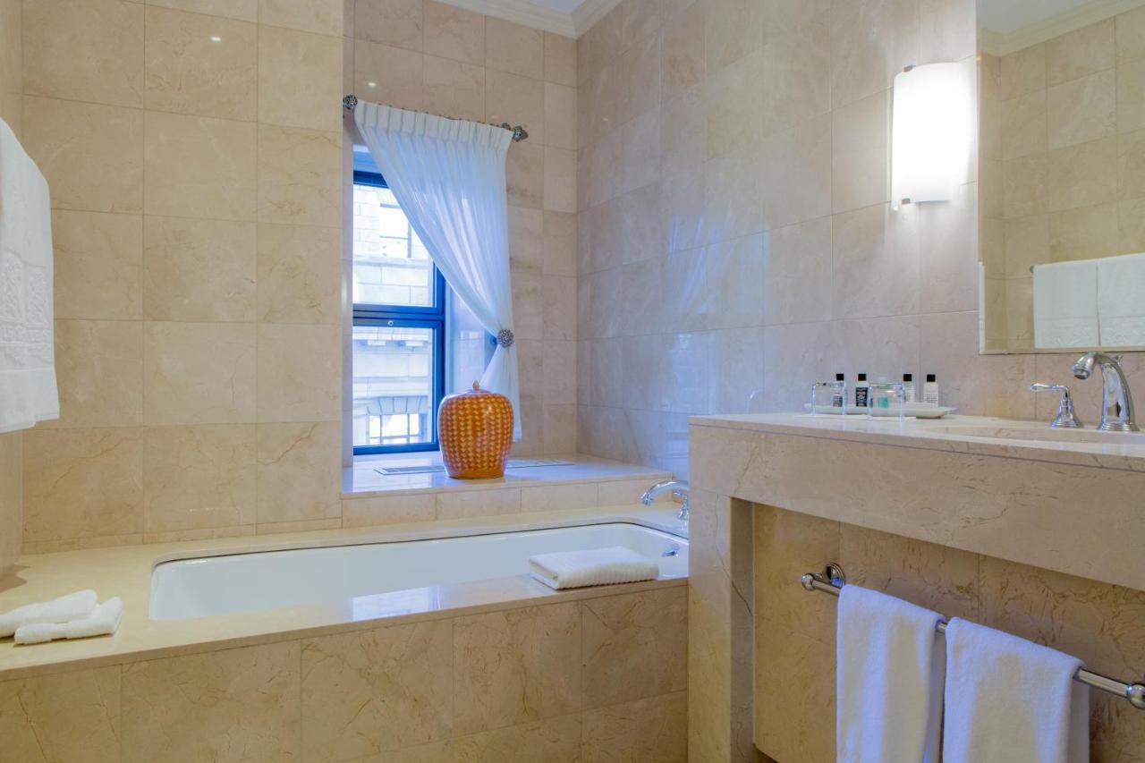 Le St. Hotel