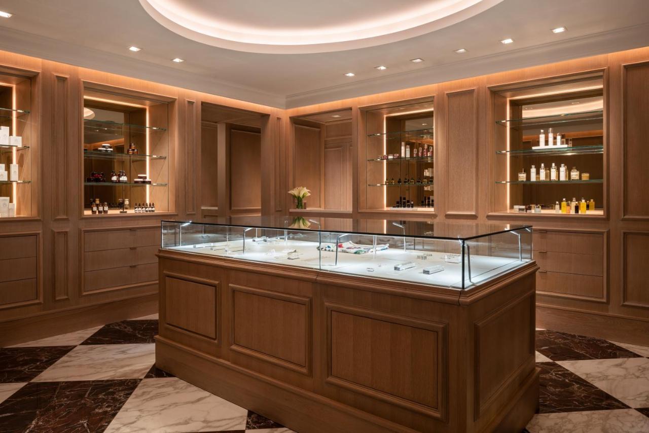 Four Seasons Hotel 5*